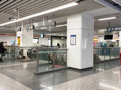 -盈丰路(地铁站)