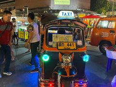 -周日夜市