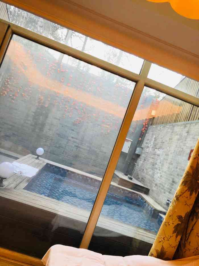 水晶树温泉-"我跟我闺蜜两个人,团的1360三个小时送."-大众点评移动版