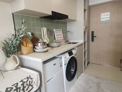 -东方体育中心(地铁站)