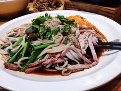 老滇凉米线-老滇山寨•云南特色菜•地方菜•民族风情歌舞表演(金碧店)