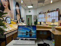 -天空之镜眼镜店蔡司依视路配镜授权零售店(望京颐堤港店)