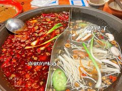 -周小明火锅(黑金冠社区店)