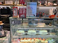 面包甜点陈列柜-丹礼糖甜品