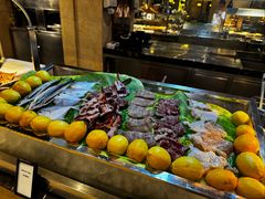 -广州万富希尔顿酒店·感趣自助餐厅·金秋蟹宴生蚝海鲜刺身