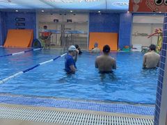 -戊辰亲子游泳俱乐部