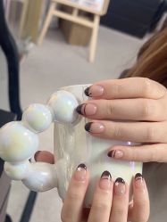 -芊屿芊浔美甲