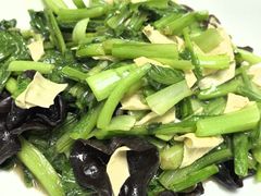 -鑫渔港海鲜本地菜·山海关浑锅(东戴河店)