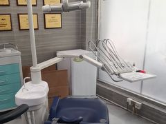 -上海仁爱医院口腔科 · 种植