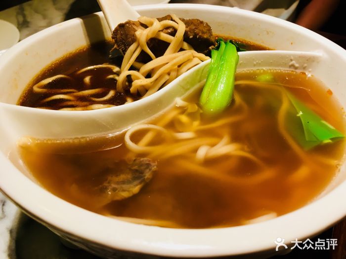 台湾故宫晶华宝鼎鸳鸯牛肉面图片