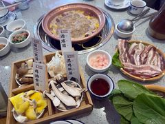 -阿婆情腊排骨火锅(金虹路店)