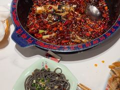 -何师傅美蛙鱼头(汉街店)