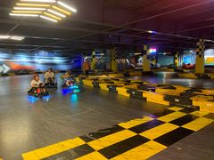 -极限PLAY运动娱乐新世界·团建派对潮玩休闲馆·室内蹦极高空游乐园