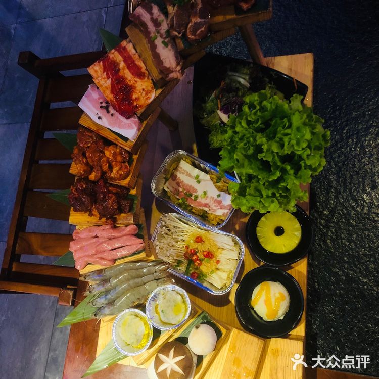 位置：很方便，导航很准确，停车位也多 我们从双龙峡下