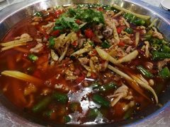 -兔行天下-鸿鹤鲜锅兔(中海国际店)