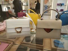 -文艺复兴百货(米兰大教堂广场店)