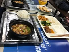 自助取餐区-郑州大学荷园二餐厅