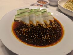 蒜泥白肉配乳瓜-初蓉丨遇见新川菜(亲贤街荣耀店)