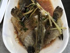 -四川小胡子海鲜(丁村万人海鲜广场店)