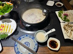 -大匠工房古船木艺术餐厅·猪肚鸡专门店(长白仙岛店)