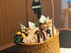 -三出山火锅(南京万象天地店)