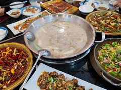 -老来福·非遗酸汤兔(凯旋路店)
