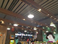 大堂-麦当劳(郑州东高铁站店)