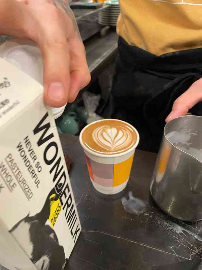 打分 单位小妹妹告诉我wagas咖啡这是半自动的,  即使打包,腼腆的小