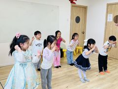 -猴有戏教育戏剧·音乐剧·主持口才·演讲朗诵辩论(环球港华师大校区)