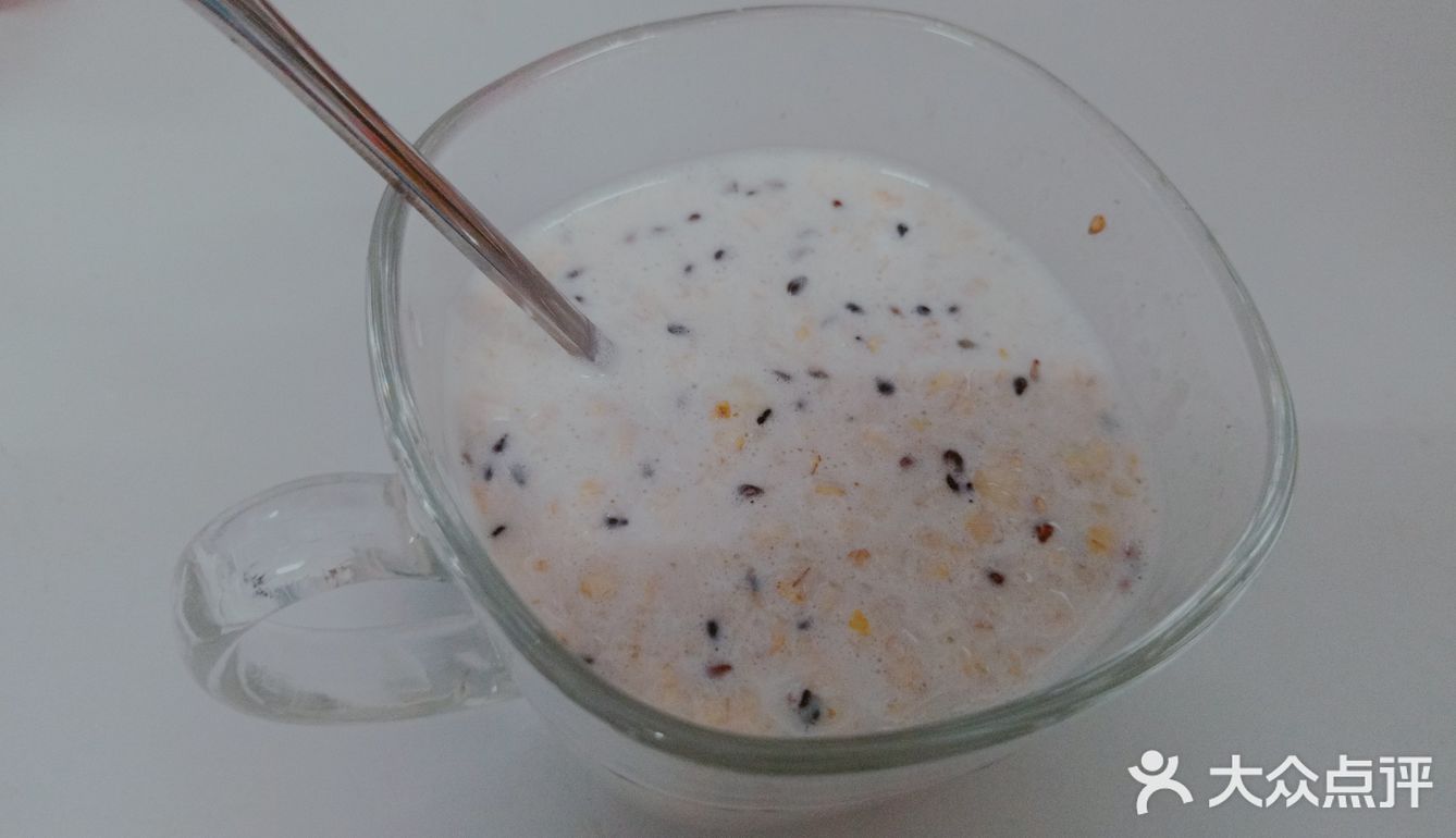 学生党减脂怎么吃？牛奶燕麦片