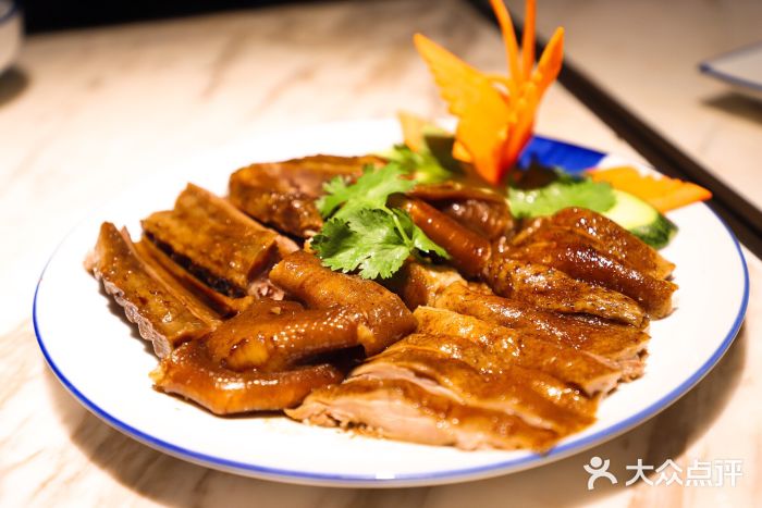 肉神潮汕卤鹅图片