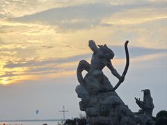 -巴陵广场