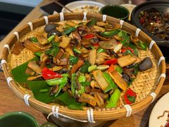 -云海肴·汽锅鸡·云南菜(天山百盛优客店)