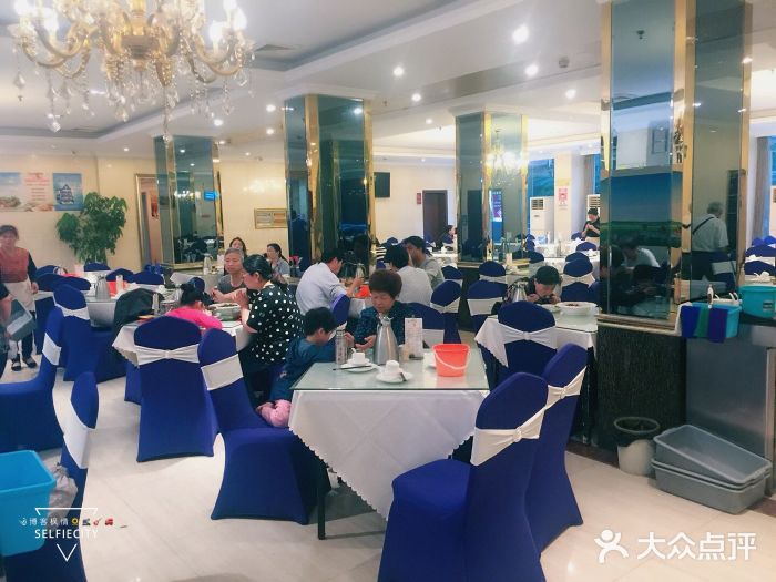 向塘土鸡总店(八一广场店)大堂图片