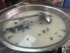 -雪湖煜辰鱼头老店(雪野湖店)