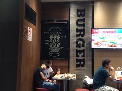 大堂-汉堡王(徐汇绿地缤纷店)