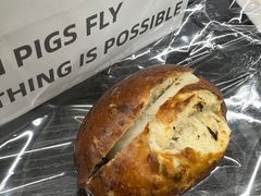 鱼饼碱水包-WHEN PIGS FLY当猪飞
