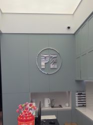 -PE SALON