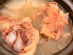 萝卜骨筒煲-沙龙酒家