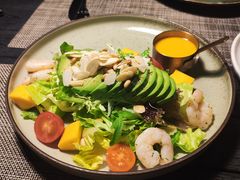 牛油果鲜虾沙拉-喜洲吧·江畔老船厂·庭院餐厅(喜临院店)