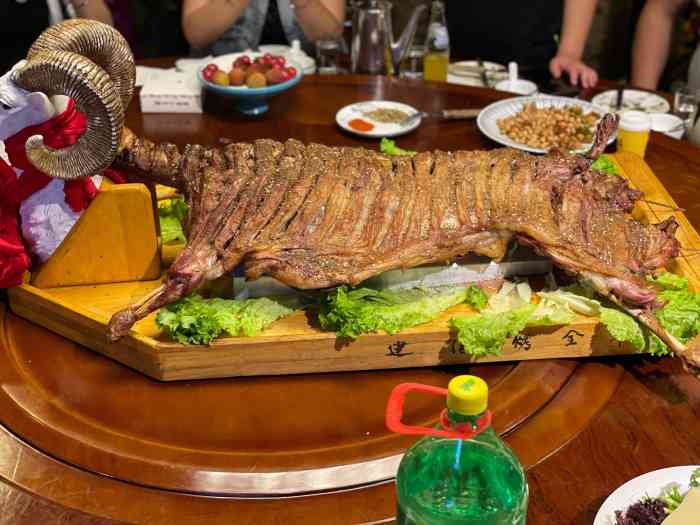 建国烤全羊(宋庄店)-"朋友推荐的烤全羊,正好赶上家人过生日就一.