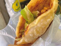 炸蛋葱油饼-小红车炸蛋葱油饼