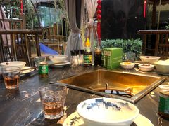 -二荆条·蜀鲜汇城市森林火锅