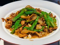 -阿瓦山寨·湘菜现炒·剁椒鱼头王(咸阳总店)