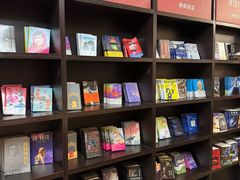 -钟书阁(松江泰晤士小镇店)