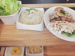 -左庭右院鲜牛肉火锅(浦江欢乐颂店)