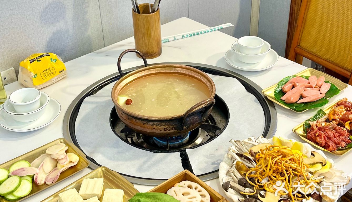 大理这家7年老店🍄 石板烧和菌锅都封神