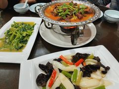 山药炒木耳-龙香居海鲜浑锅家常菜·特色驴肉