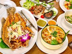 -Chom Cafe and Restaurant