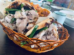 -金卯白肉罩火烧
